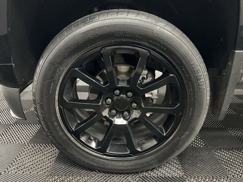 Used 2022 GMC Canyon Denali w/ Denali Black Edition Package image 38