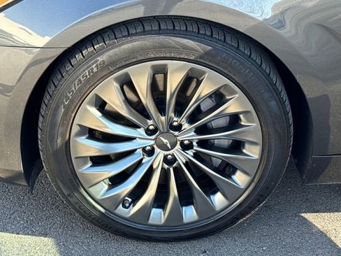 Used 2018 Genesis G90 3.3T Premium image 25