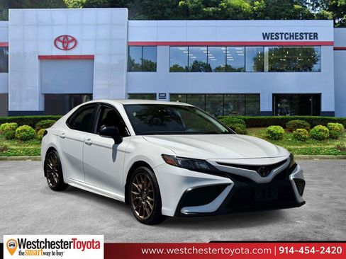 Used 2023 Toyota Camry SE AWD/4WD image 1