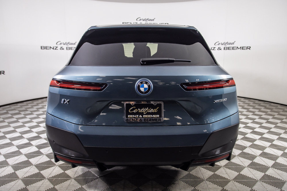 Used 2023 BMW iX xDrive50 AWD/4WD image 7