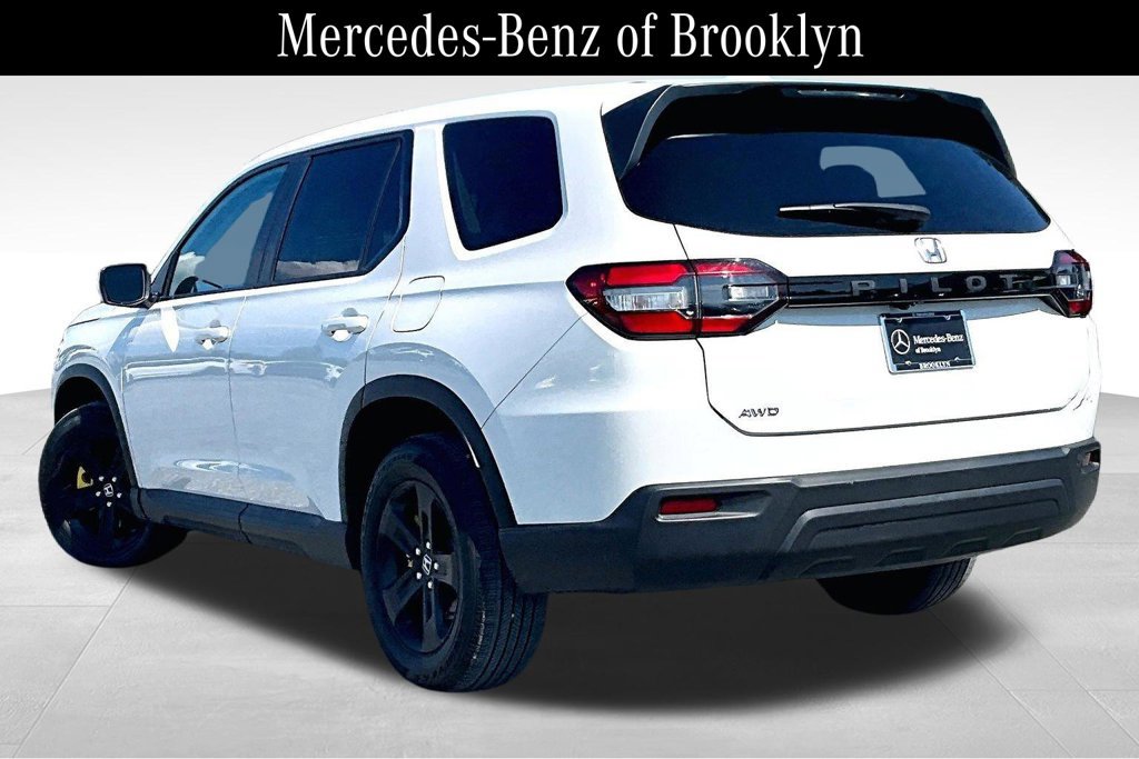 Used 2023 Honda Pilot LX image 11