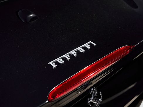 Used 2020 Ferrari Portofino RWD image 12