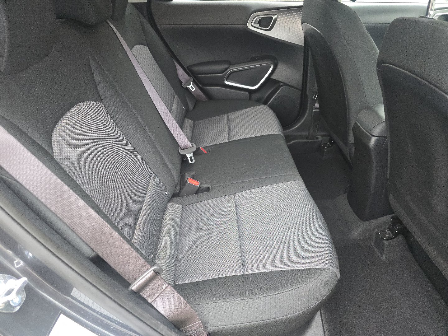 Used 2025 Kia Soul LX w/ LX Technology Package FWD image 17