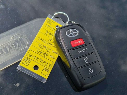 Used 2024 Toyota Corolla SE FWD image 27