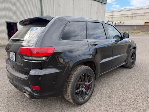 Used 2019 Jeep Grand Cherokee SRT image 4