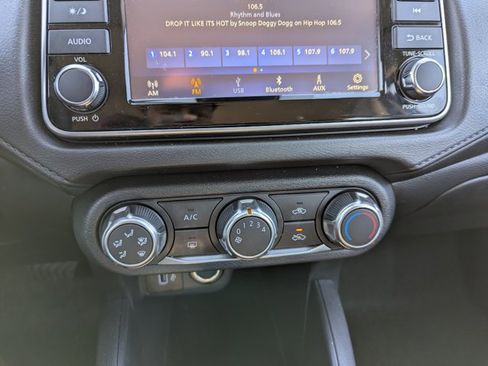 Used 2025 Nissan Versa S w/ Trunk Package image 19