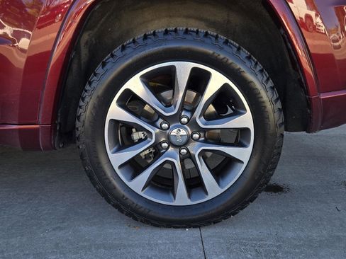 Used 2018 Jeep Grand Cherokee Overland image 42