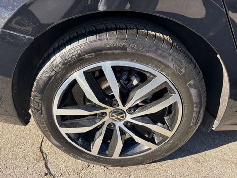 Used 2025 Volkswagen Jetta SE image 31