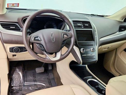 Used 2019 Lincoln MKC Premiere image 11