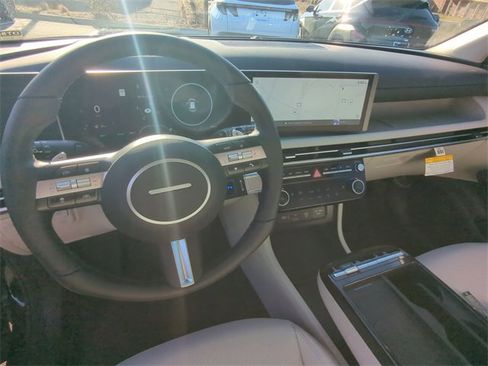 Certified 2025 Hyundai Tucson SEL image 10