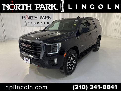 Used 2024 GMC Yukon AT4 w/ Technology Package AWD/4WD image 1
