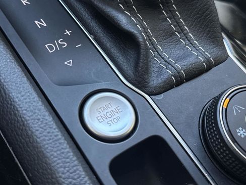 Used 2022 Volkswagen Atlas SE image 28