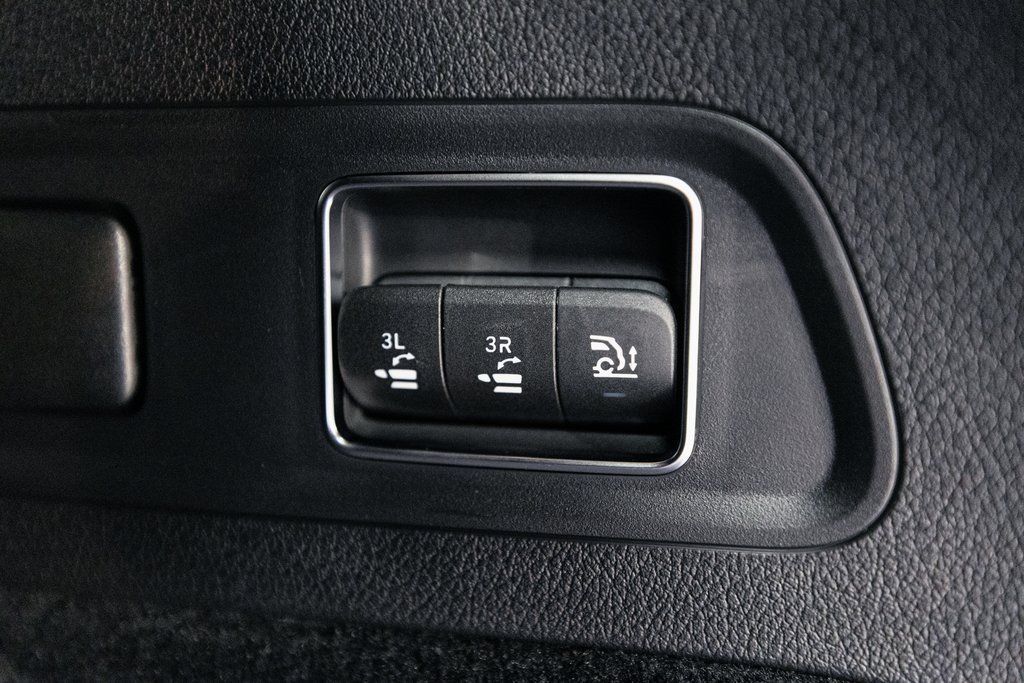 Certified 2026 Mercedes-Benz GLS 450 4MATIC image 36