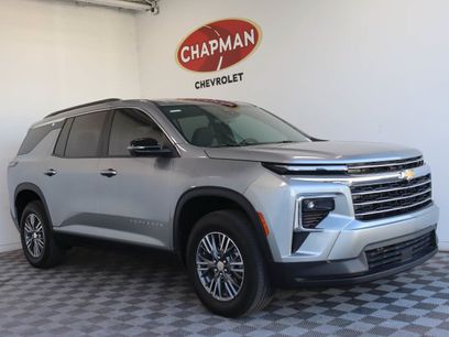 Used 2025 Chevrolet Traverse LT w/ Driver Confidence Package