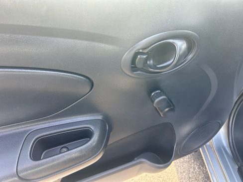 Used 2013 Nissan Versa S image 10