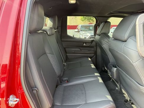 Used 2025 Toyota Tacoma Limited AWD/4WD image 33
