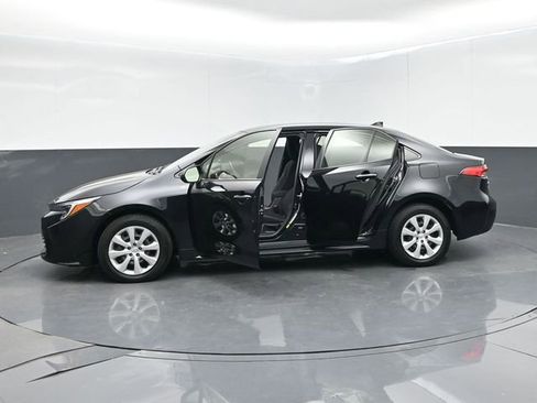 Used 2024 Toyota Corolla LE image 60