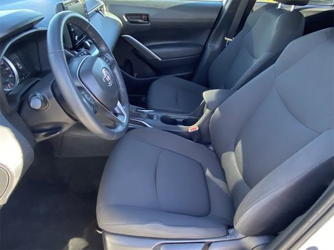Used 2022 Toyota Corolla Cross LE image 6