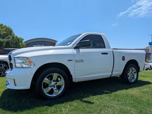Used 2019 RAM 1500 Express RWD image 39