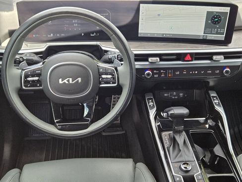 Certified 2025 Kia Sorento SX Prestige w/ Sage Leather Package AWD/4WD image 10