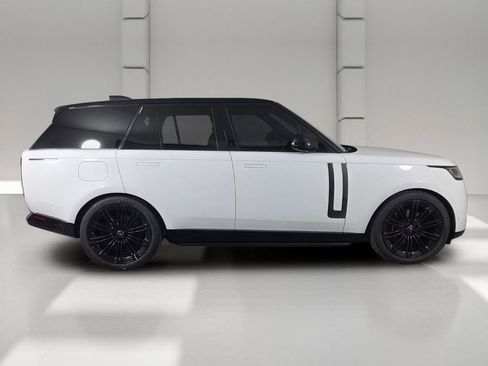 Used 2024 Land Rover Range Rover SE AWD/4WD image 4
