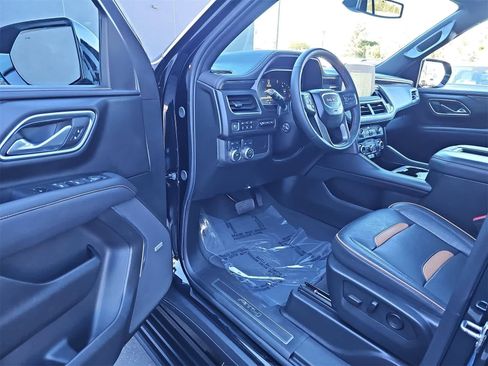 Used 2024 GMC Yukon AT4 w/ Technology Package image 10