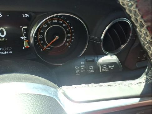 Used 2021 Jeep Wrangler Unlimited Sahara AWD/4WD image 23