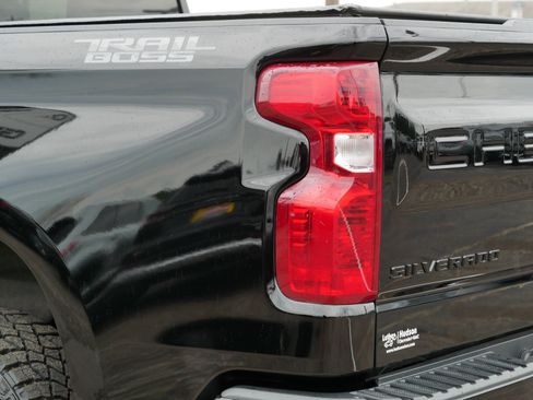 Used 2024 Chevrolet Silverado 1500 Custom Trail Boss w/ Midnight Edition AWD/4WD image 17