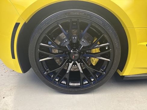 Used 2016 Chevrolet Corvette Z06 w/ 2LZ Preferred Equipment Group image 8