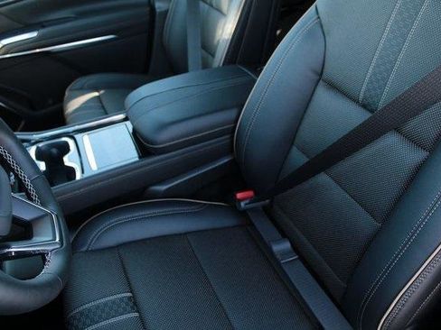 New 2026 Chevrolet Traverse High Country image 4