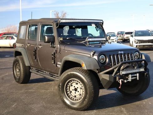 Used 2016 Jeep Wrangler Unlimited Sport image 2