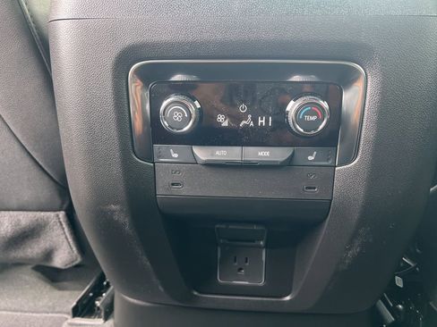 New 2026 Chevrolet Suburban Premier image 24