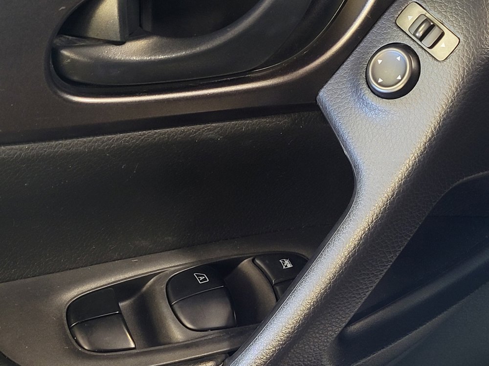Used 2019 Nissan Rogue Sport S FWD image 27