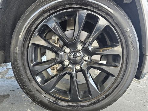 Used 2019 Jeep Grand Cherokee Altitude image 47