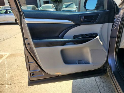 Used 2019 Toyota Highlander Plus image 25