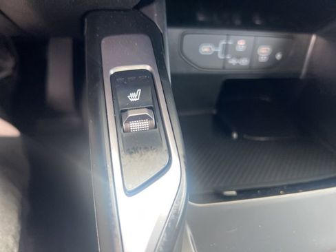 Certified 2025 Kia Sorento S w/ Panoramic Sunroof Package image 57