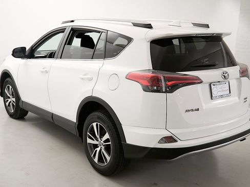 Used 2018 Toyota RAV4 XLE w/ Plus Extra Value Package AWD/4WD image 7