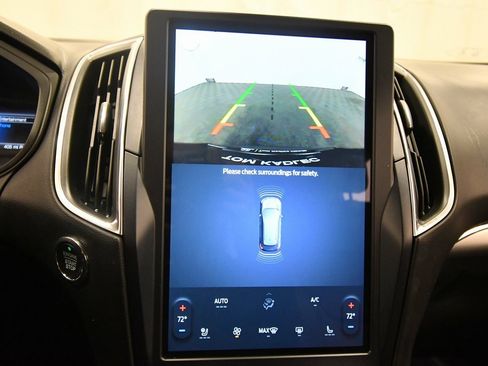 Used 2022 Ford Edge Titanium image 24