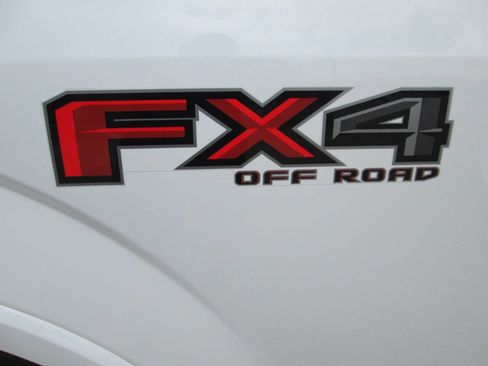 Used 2016 Ford F150 XLT w/ Equipment Group 302A Luxury AWD/4WD image 18