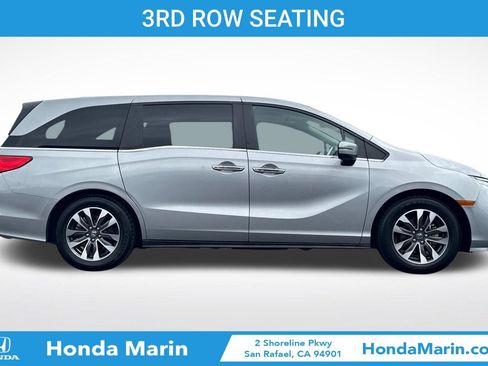 Used 2024 Honda Odyssey EX-L image 3