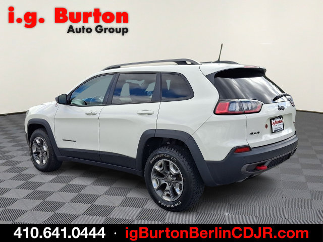 Used 2019 Jeep Cherokee Trailhawk AWD/4WD image 4