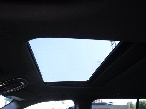 New 2025 Jeep Grand Cherokee Altitude image 12