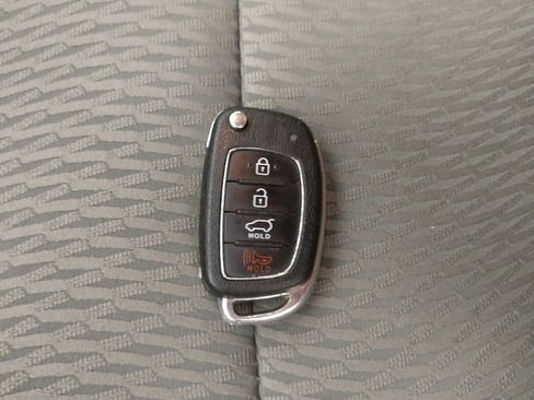 Used 2018 Hyundai Santa Fe Sport image 32