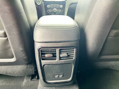 Used 2023 Chrysler 300 S image 27