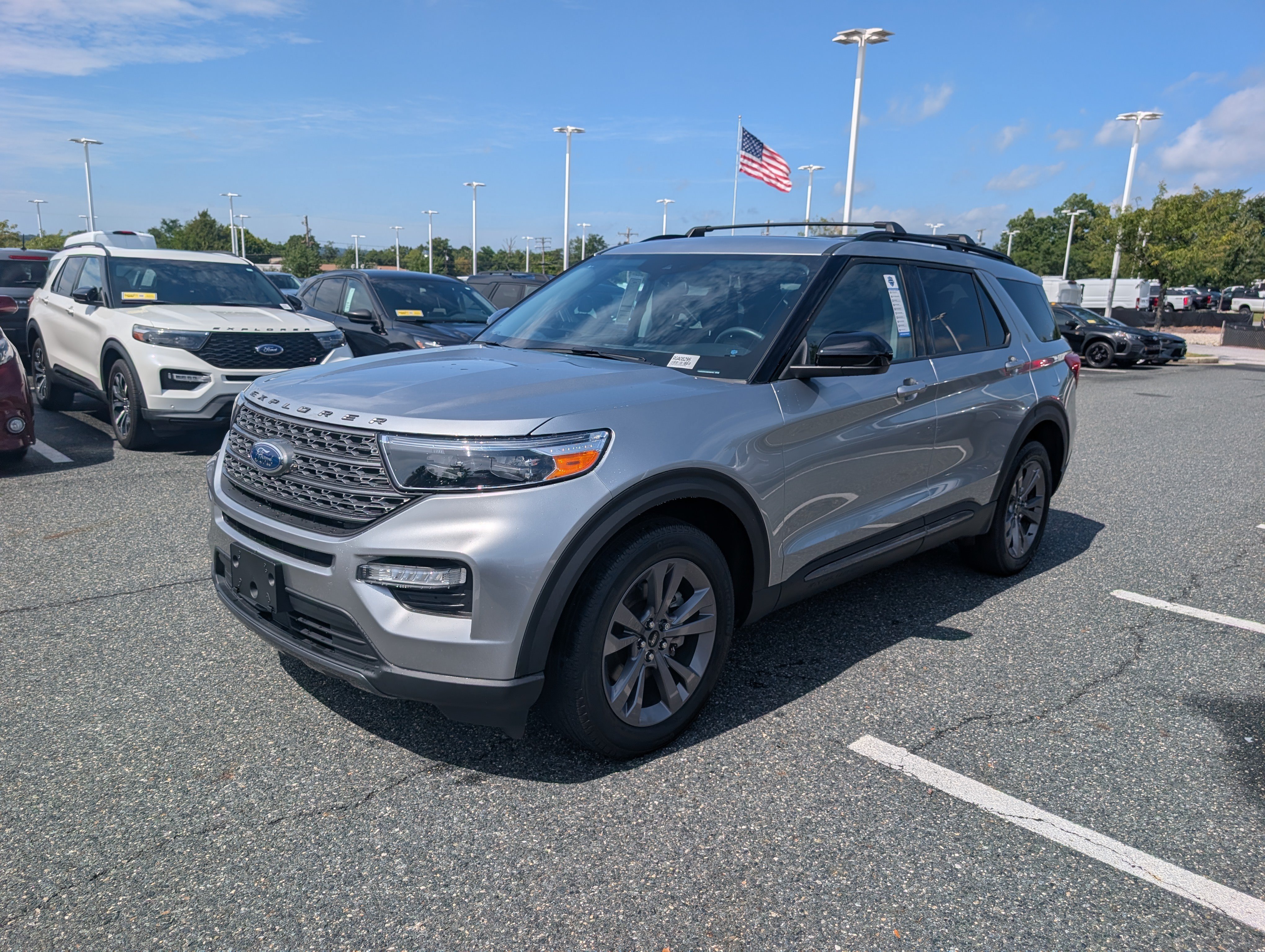 Certified 2024 Ford Explorer XLT w/ Equipment Group 202A AWD/4WD image 8