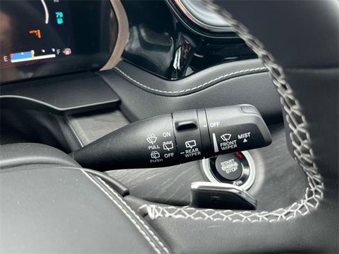 Used 2023 Jeep Grand Cherokee Overland w/ Luxury Tech Group IV image 29