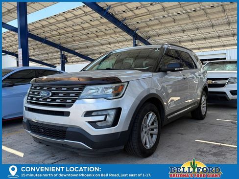 Used 2017 Ford Explorer XLT FWD image 2