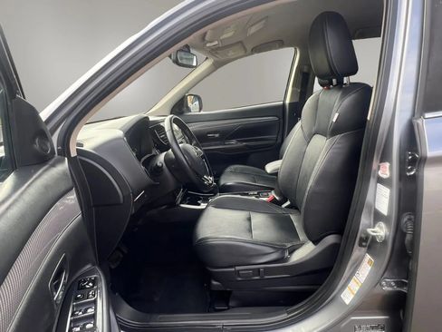 Used 2019 Mitsubishi Outlander SEL AWD/4WD image 25