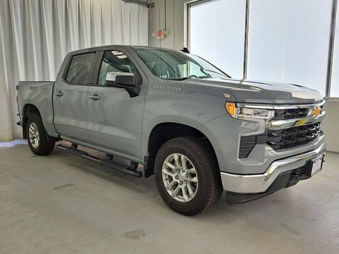 Used 2024 Chevrolet Silverado 1500 LT AWD/4WD image 5