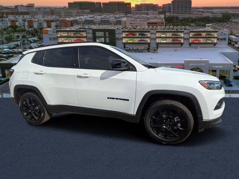 New 2026 Jeep Compass Latitude image 1